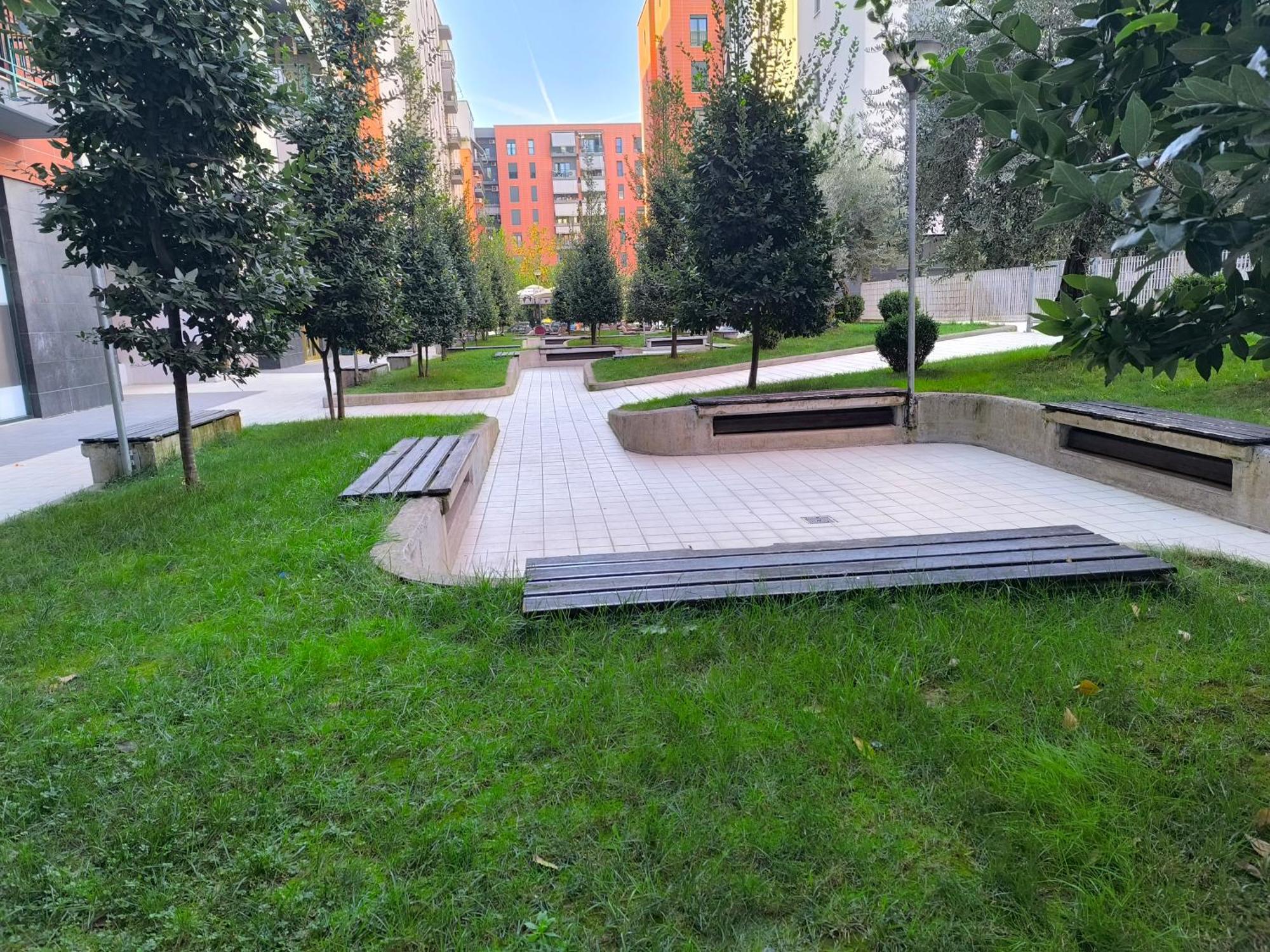 公寓 Deas In Tirana